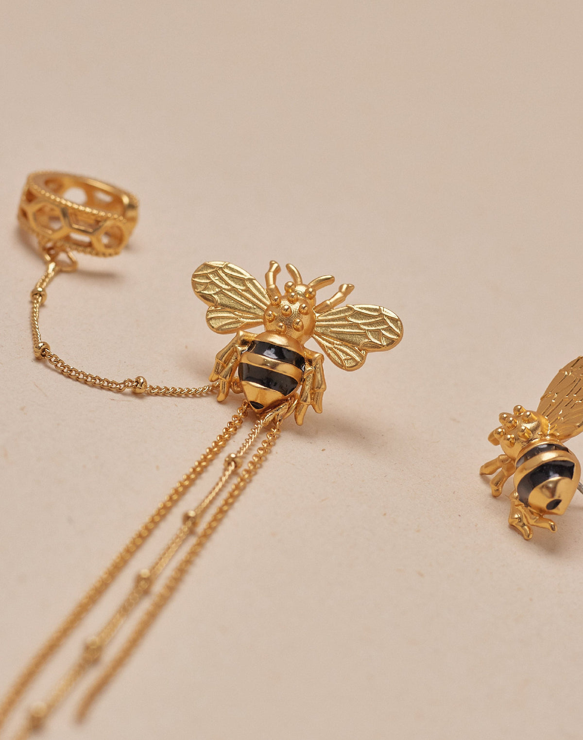 Aretes Queen Bee