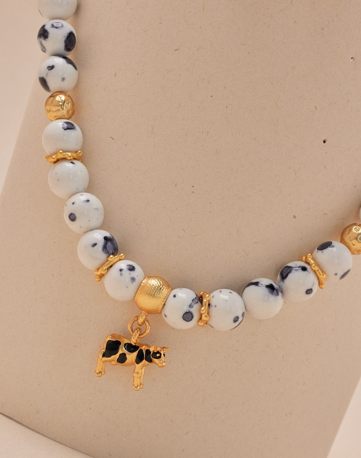 Set de Collar y Aretes Vaca